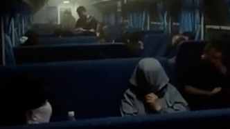 火车经山西雁门关隧道乘客被煤灰吹黑，铁路部门致歉：将加强粉尘整治