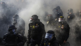 洛杉磯警方宣布市中心所有集會均為非法