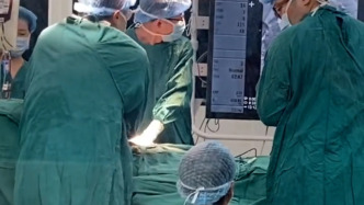 17歲女孩試褲子時店員提醒肚子大，意外查出惡性腫瘤