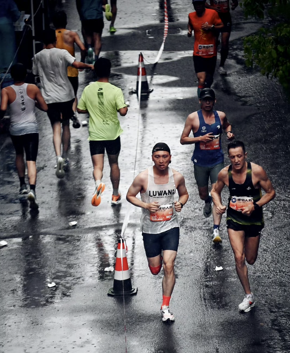涨知识｜梅雨季又到了，湿热多雨天气应该去户外跑步吗