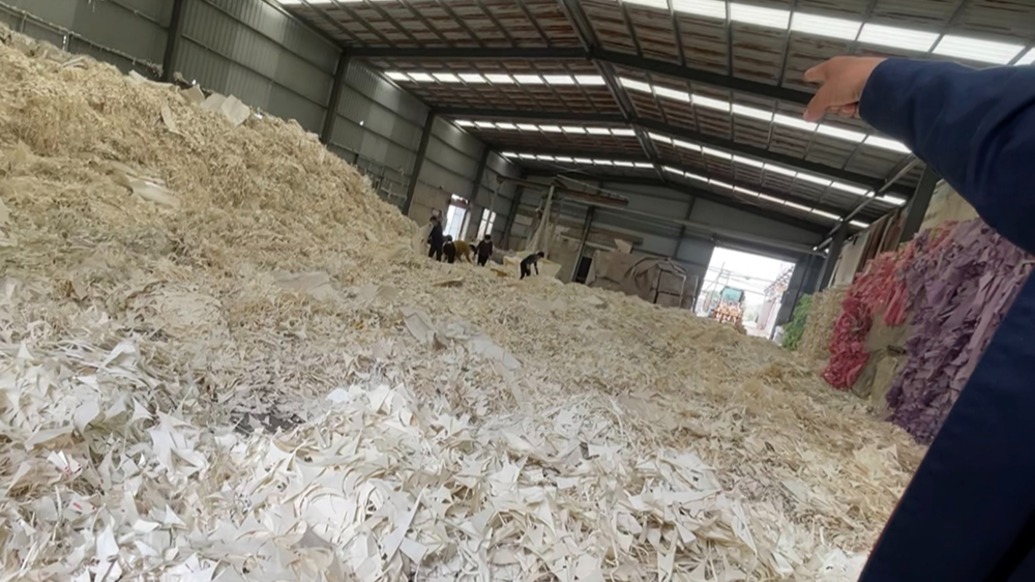 影子暗访丨“伤眼”的作业本：防近视是噱头，D65荧光亮度超标严重