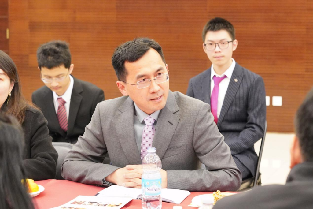 中国驻意大利使馆公使衔参赞周西松调任北京外交人员服务局局长