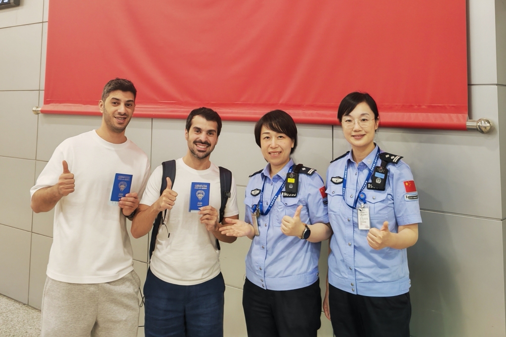 “全家来上海旅行”，浦东机场口岸迎来沙特、科威特首批免签入境旅客