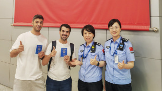 “全家來上海旅行”，浦東機場口岸迎來沙特、科威特首批免簽入境旅客