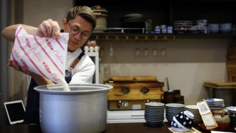 日本投放儲備陳米緩解“米荒”，上千人排隊搶購