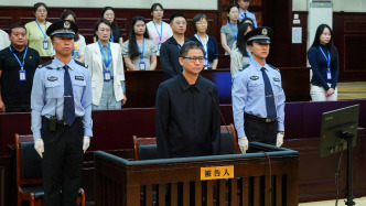 受贿613万余元，南方电网原党组成员龙飞一审获刑7年