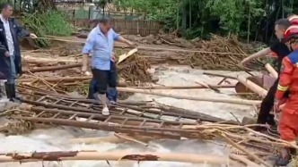 衢州一村干部勸導轉移群眾過程中不慎落水失聯，目前仍在搜救中