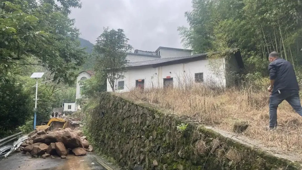 持續降雨衢州一村干部轉移村民時落水遇難,村民回憶:她總是撲在工作上