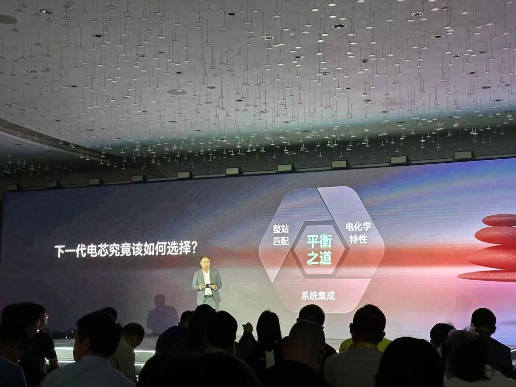 储能电芯“大战”已至！宁德时代踩刹车？下一代大电芯要经得起三重考验