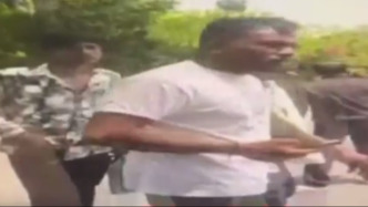 第1現場｜印度警方稱墜機事故中發現一名幸存者