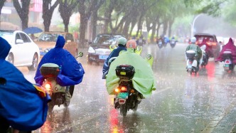 臺(tái)風(fēng)“蝴蝶”逼近，中央氣象臺(tái)發(fā)布“臺(tái)風(fēng)+暴雨”雙預(yù)警