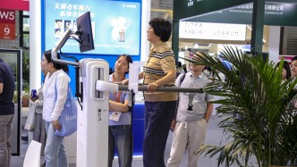 阿姨爺叔爭相逛展成為滬上一景，老博會上越來越多企業“打擂臺”