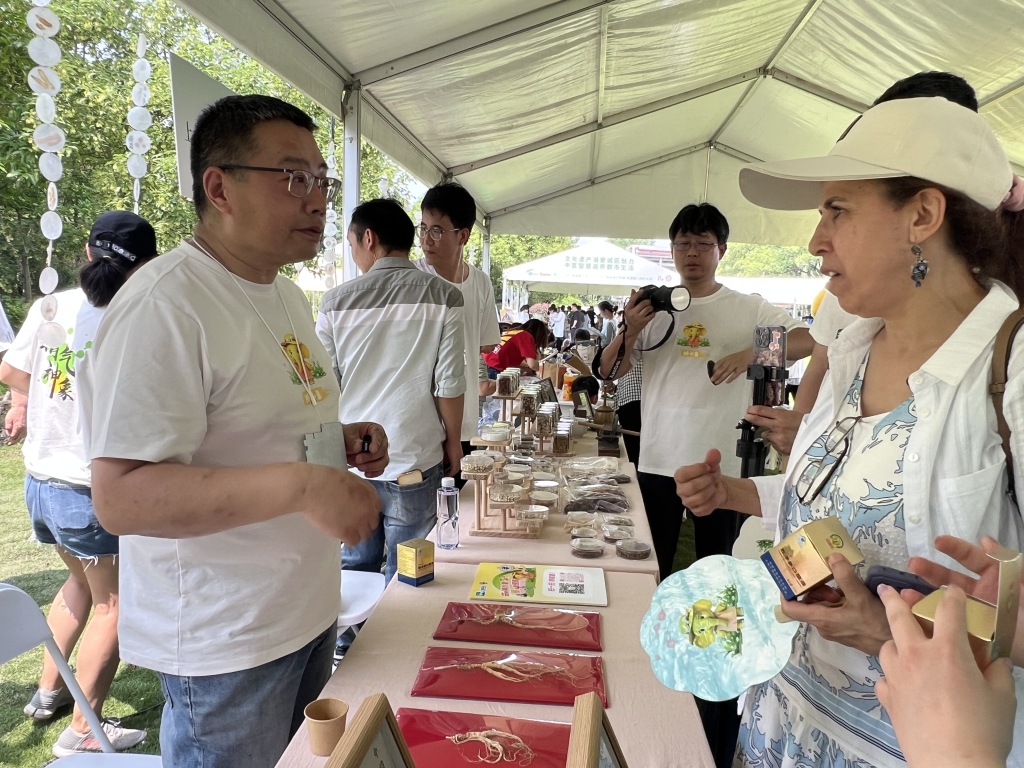 中医AI“望闻问切”，在徐汇遗产日活动上体验中医药魅力
