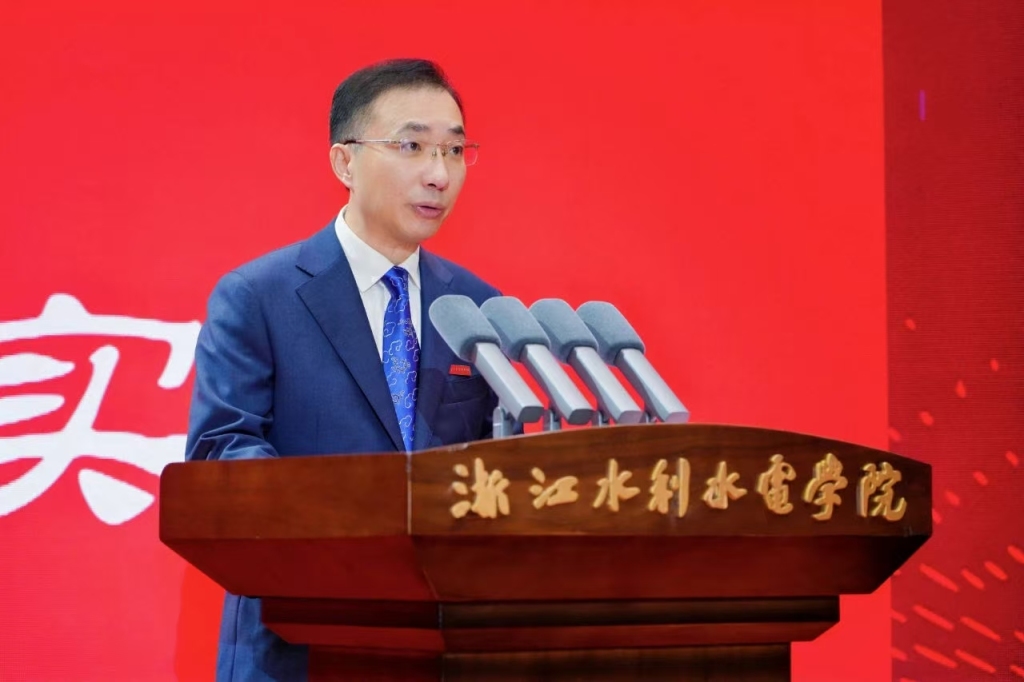 高校校长寄语毕业生：未来世界不会因智能化时代而变得简单