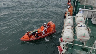 船長講述男孩漂流5小時獲救過程：他被發現時狀態慌張、疲憊