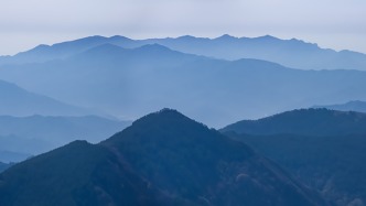 夜读丨奔赴远山，越过远山