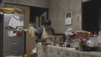 日本的極限家庭：50歲失業者啃80歲父母的老