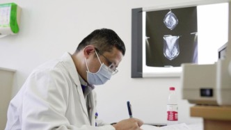 男性也会得乳腺疾病？是的，老年男性要当心