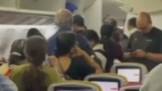 印度航空一航班出现引擎故障，乘客被迫下机
