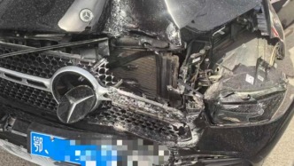車輛下地庫撞柱車主質(zhì)疑剎車失靈，奔馳4S店：打滑觸發(fā)制動防抱死