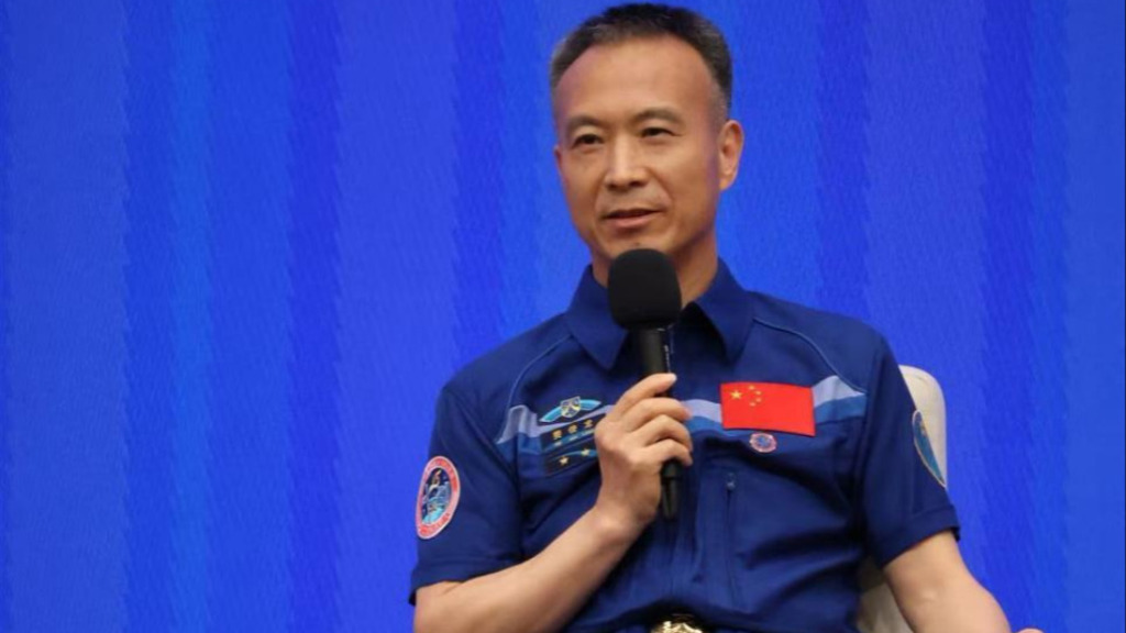 航天员费俊龙直言在天上飞不害怕，“感觉良好”是底气也是信心