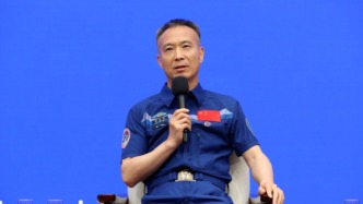 航天員費俊龍：每次飛行通過懸艙回望地球，都給我以深深的震撼