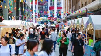 趕一場南京路上的演藝市集