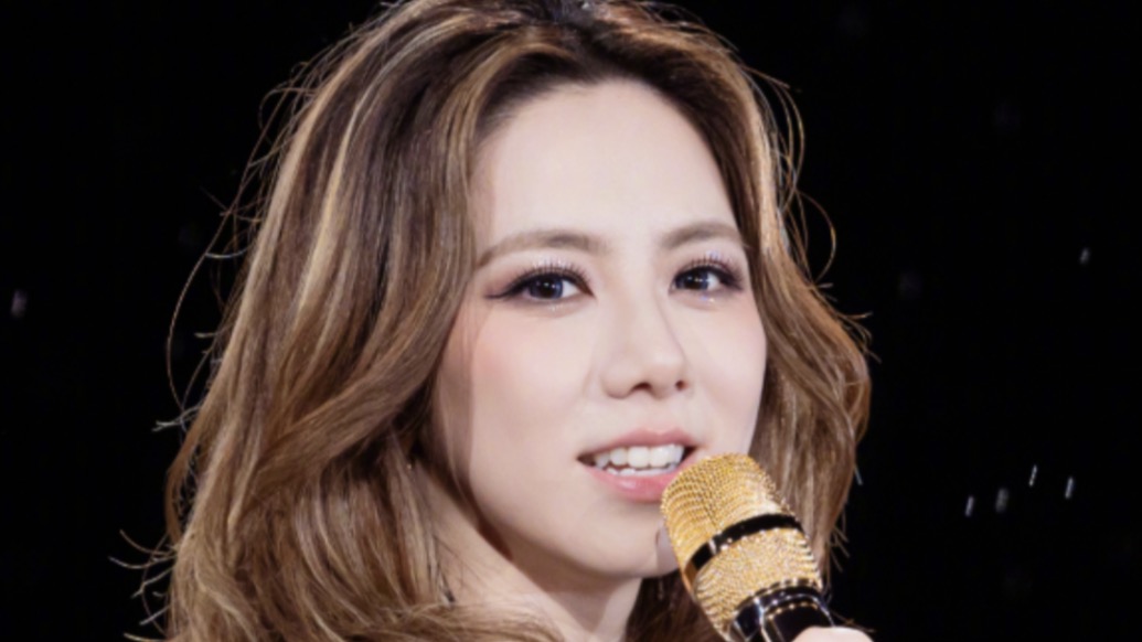 蜂鳥音樂稱鄧紫棋侵權，要求48小時內刪除侵權內容