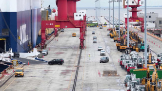 今年5月經(jīng)上海南港口岸出口車輛7.2萬輛，同比增長2倍