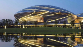 江苏大剧院回应工作人员不当言论：停止其所有工作，并辞退