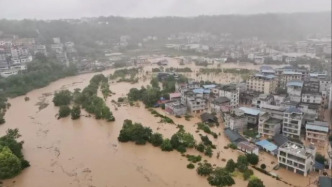 湖南龍山縣強降雨致部分房屋被淹：縣城供水中斷，全縣啟動防汛Ⅱ級應(yīng)急響應(yīng)