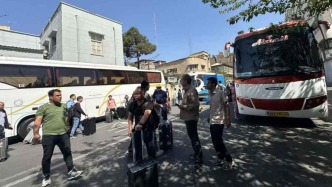 口岸挤满中国人，有的滞留近20小时！伊朗华联会：10车同胞已安全撤离