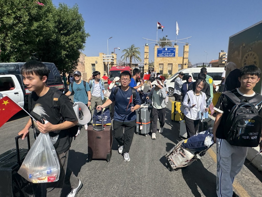 第1现场｜撤离！首批119名在以中国公民已转送至埃及境内