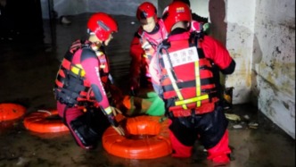 湖南龍山暴雨致一小區(qū)地下車庫被淹：3人遇難，另有1人獲救