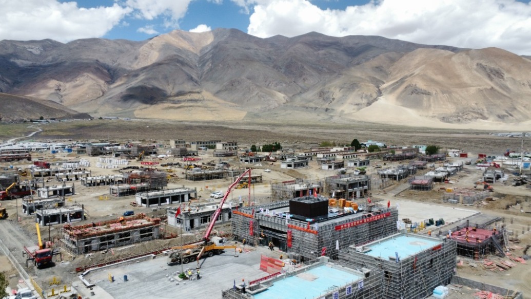 沪藏携手、格桑花开，一座高海拔藏族村庄的震后新生记