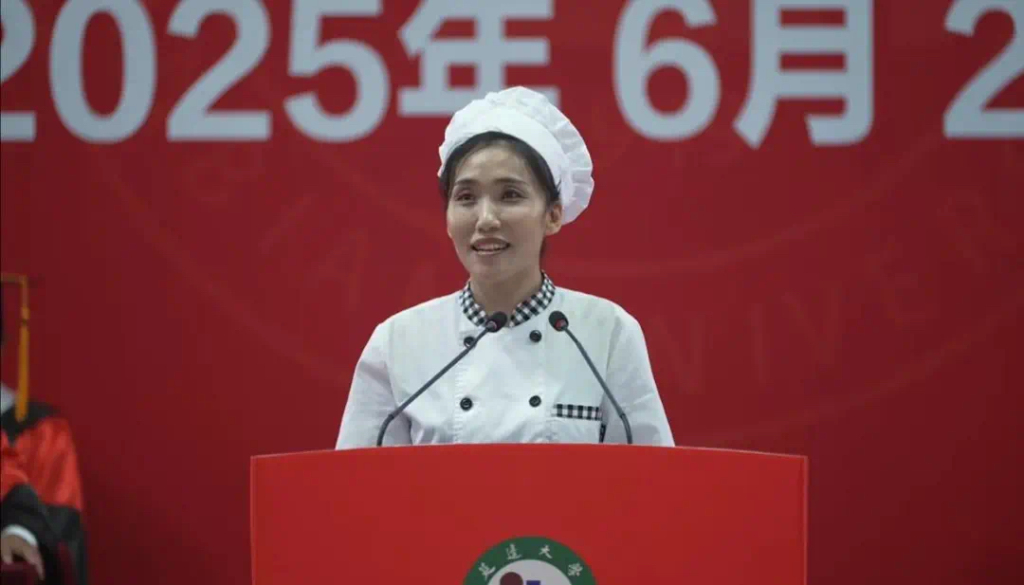 马上评丨食堂阿姨叮咛“好好吃饭”，也是温暖人心的最后一课