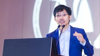 罗永浩谈梁文锋：穿衣打扮朴素不像“大佬”，具有强烈求知欲