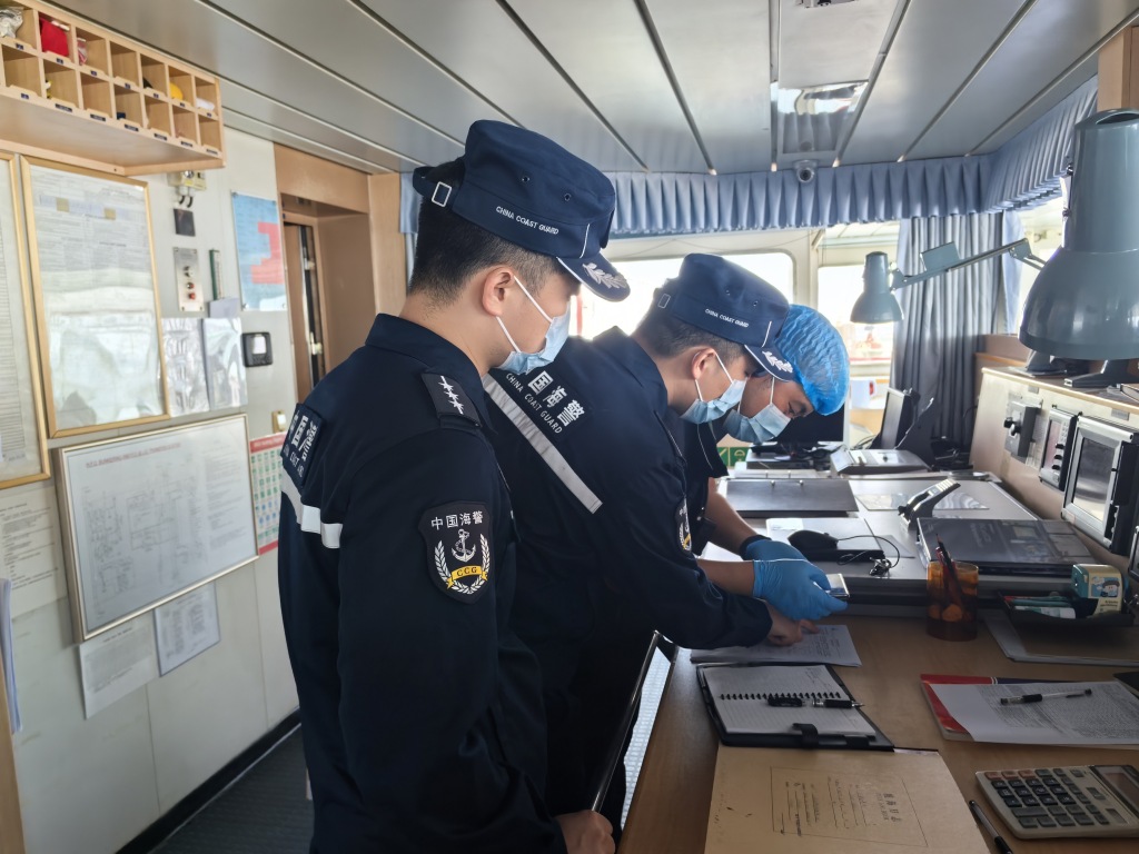 男子因琐事冲突被刺死，上海海警局破获一起公海故意杀人案