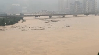 榕江县发布洪水紧急转移指令：受威胁区域内所有居民争分夺秒，迅速转移