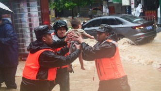武警貴州總隊官兵緊急馳援榕江，已轉移150余名受災群眾