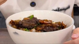 一碗面558元？杭州天价面引争议后店主称系摆拍，市监部门回应