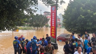 直播丨超30年一遇洪水过境，澎湃新闻记者直击贵州榕江抗洪现场