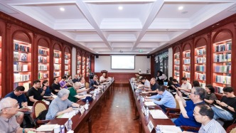 做“望著未來、活在今天”的中國學(xué)術(shù)——《中國研究文摘》首發(fā)座談會在浙大舉辦