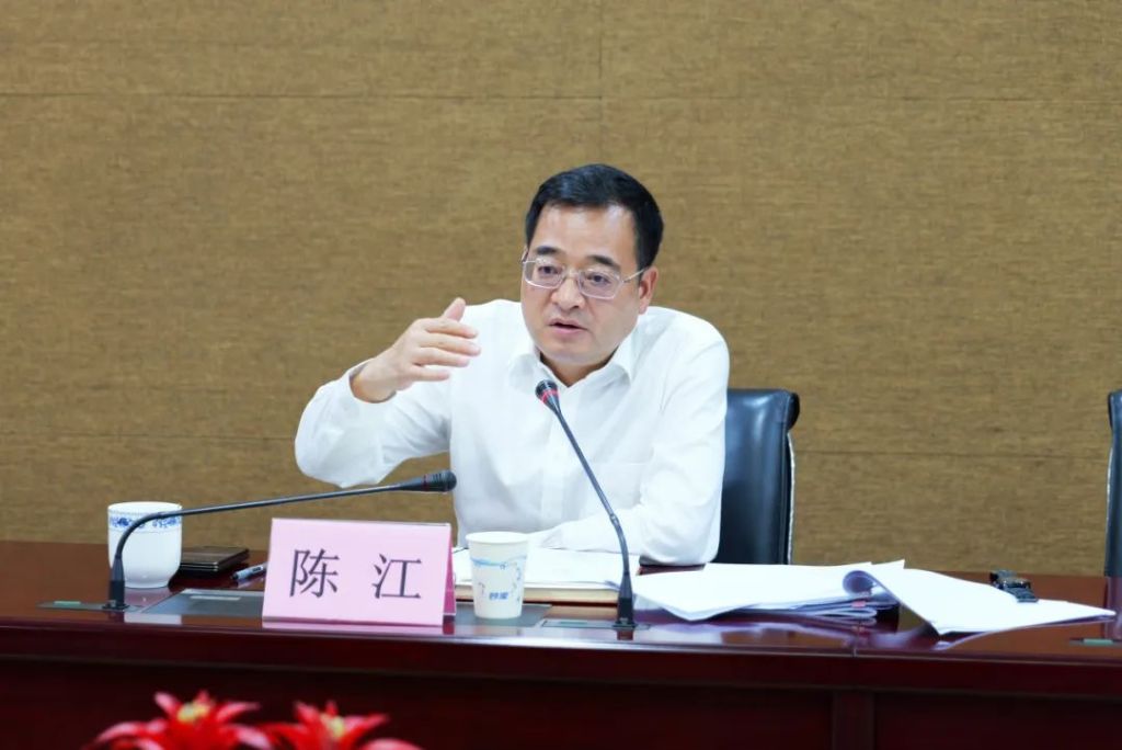 姚黎红、陈江，分别履新上海徐汇、宝山区人大常委会
