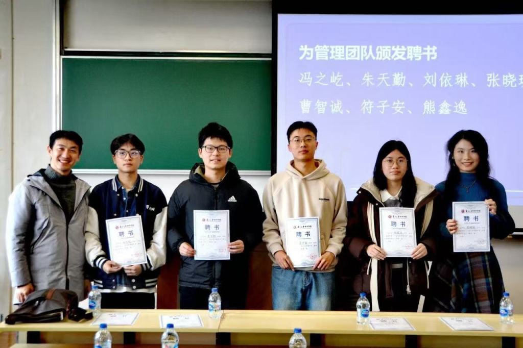 当华二高中生遇见“忒修斯之船”：复旦“哲学进中学”项目
