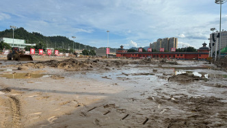 贵州榕江洪灾后多地救援队伍前来支援，县城居民用水、供电暂未恢复