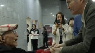 破扇搖過四十載，92歲游本昌與《濟公》老友們共憶時光