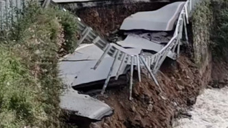 河水冲刷致路基垮塌，四川茂县213线实行交通管制