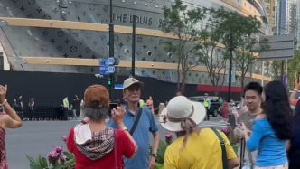 全球唯一的“巨輪”人氣有多高？明星云集之夜記者帶你打卡魔都新地標(biāo)