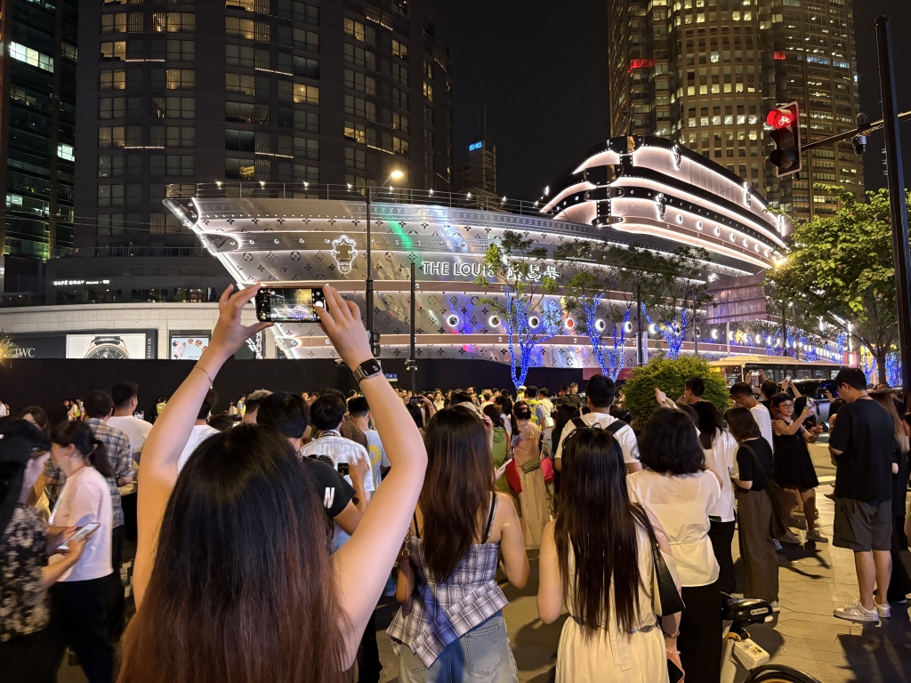 何止“路易号”，选择在上海首发的品牌数不胜数